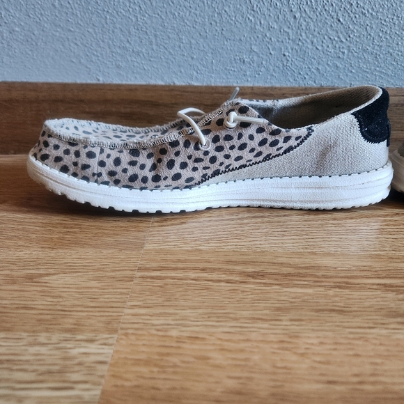 Hey Dude Shoes - Picture 4 of 11
